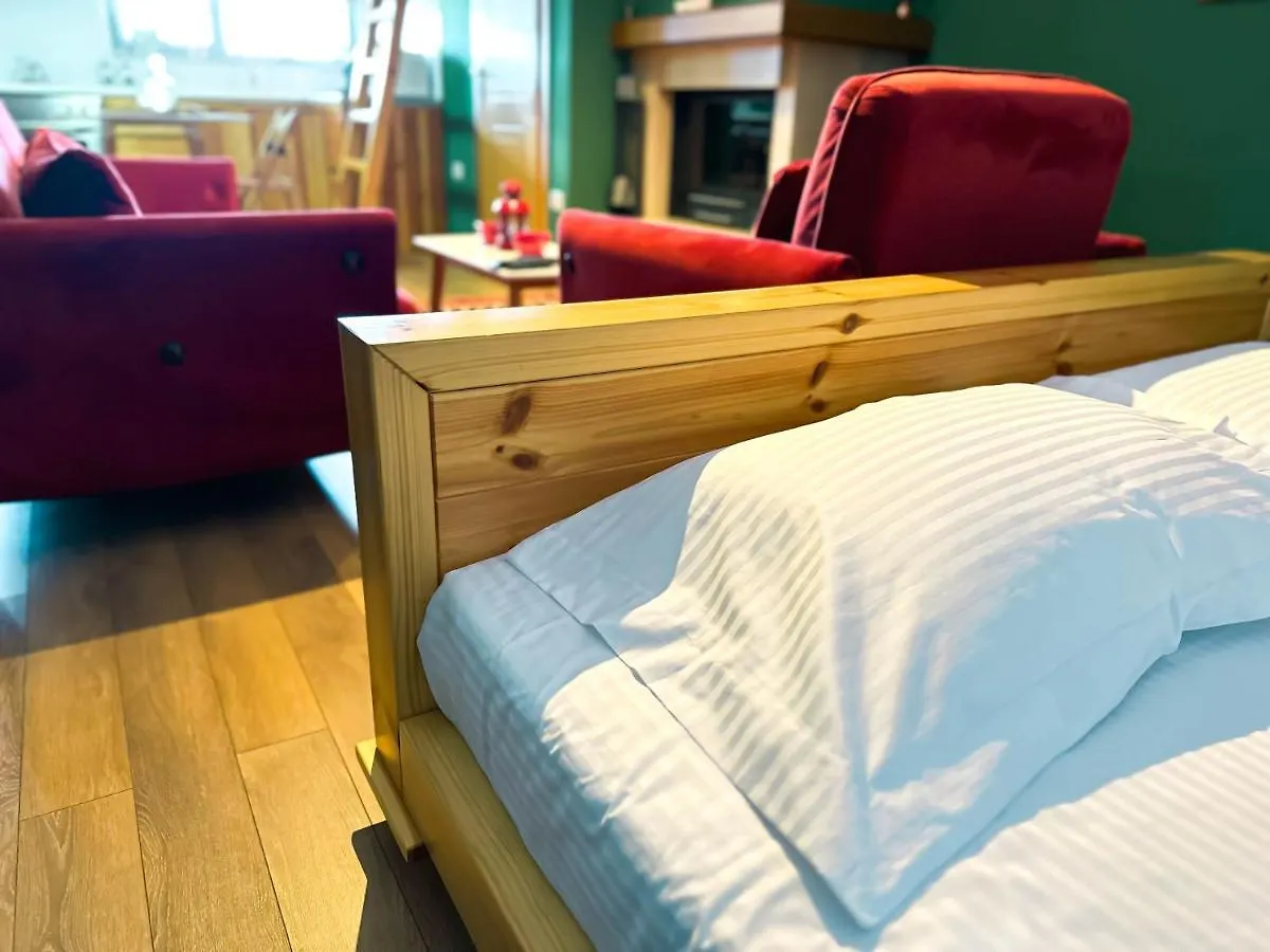 Cozy Elegance Above Korca Apartment
